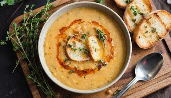 Комбинација сочива, поврћа и зачина